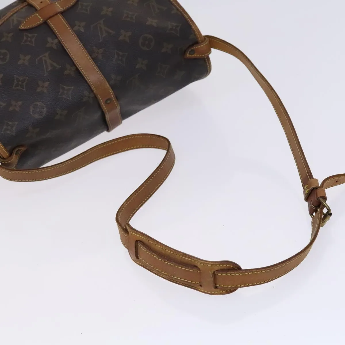 Louis Vuitton Saumur Canvas Shoulder Bag (Pre-Owned)