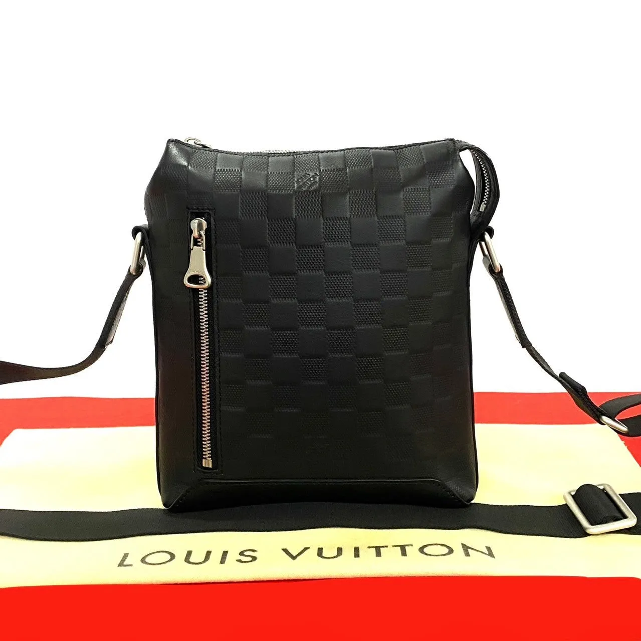 LOUIS VUITTON Shoulder Bag leather black Damier Anfini Discovery Messenger BB