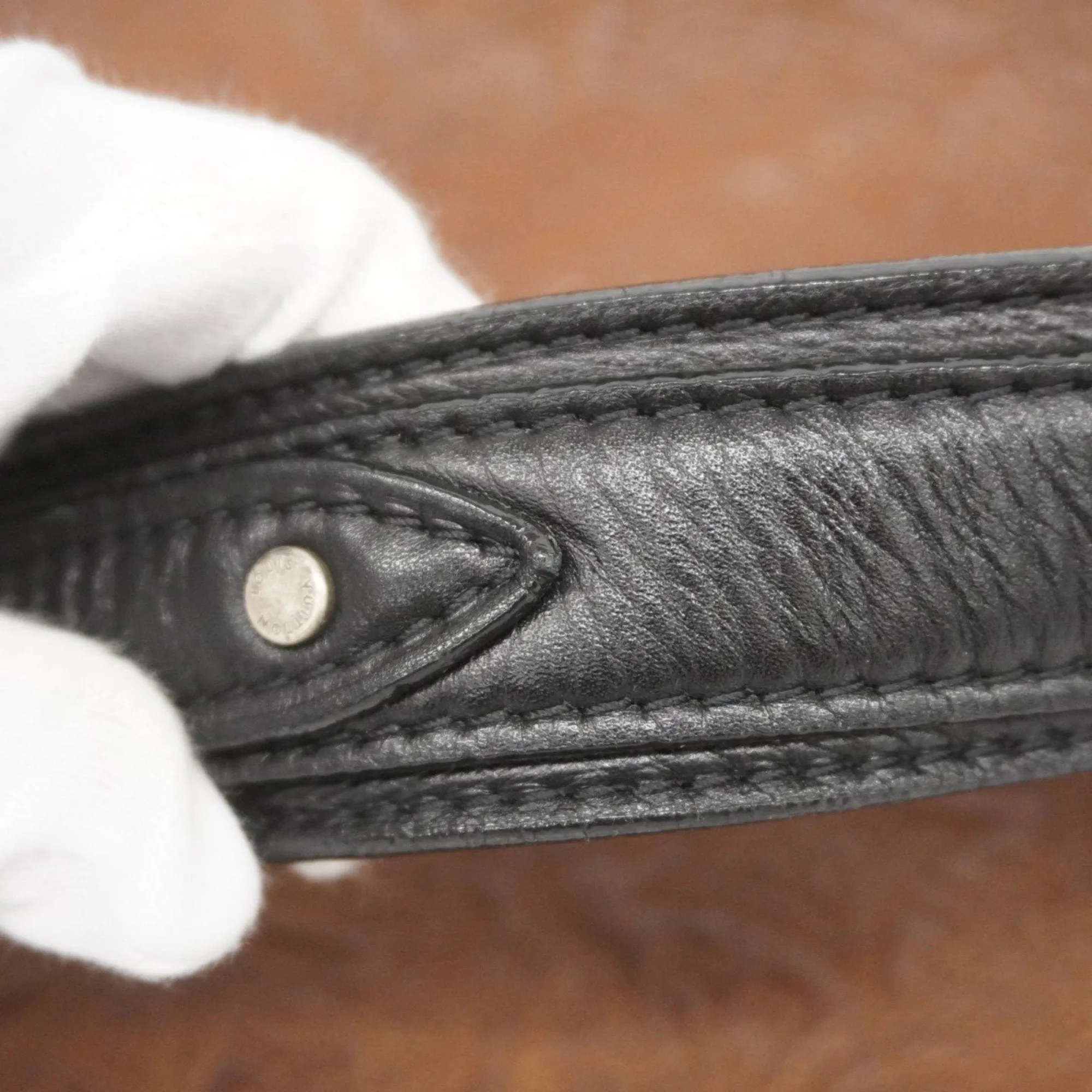 Louis Vuitton Shoulder Bag (Pre-Owned)