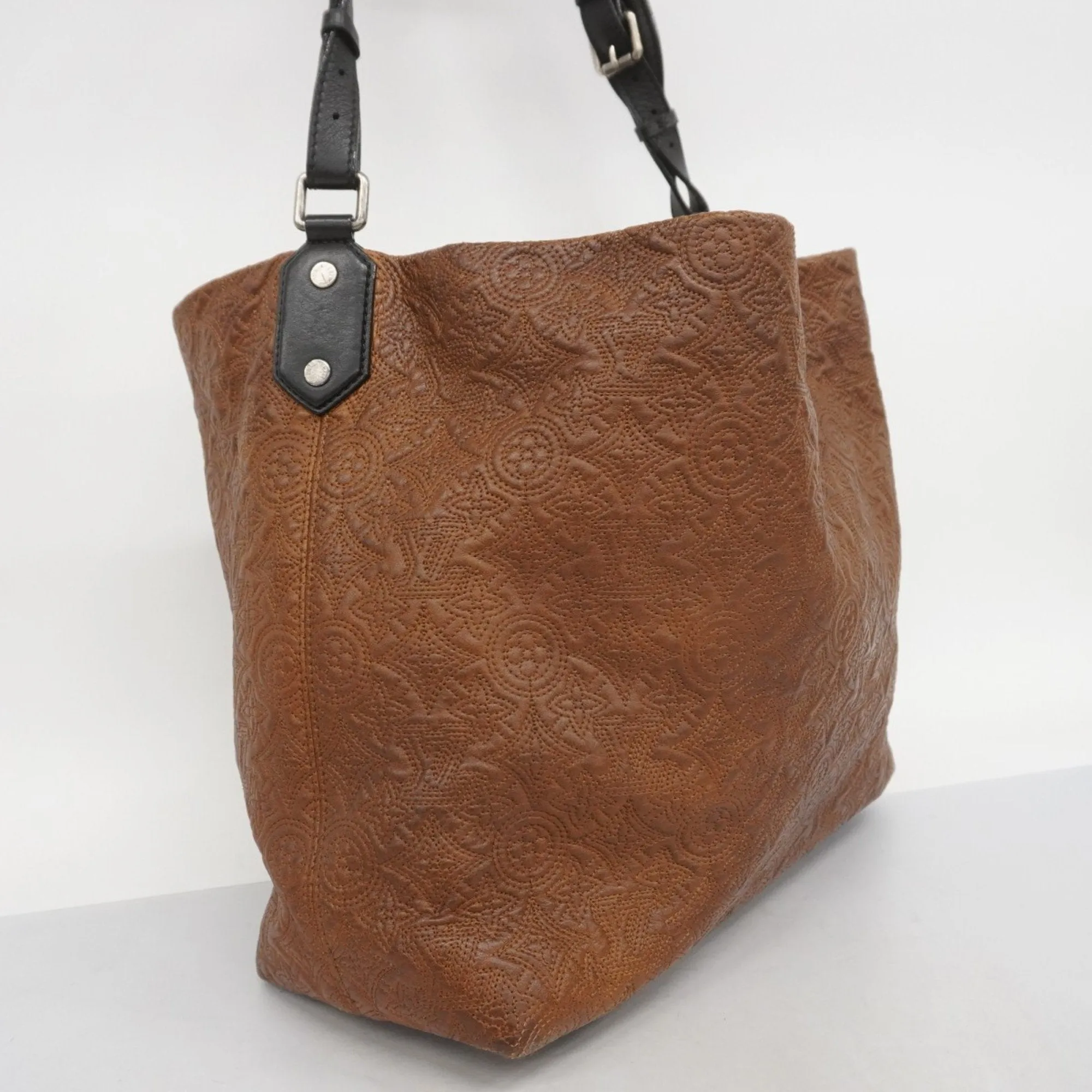 Louis Vuitton Shoulder Bag (Pre-Owned)
