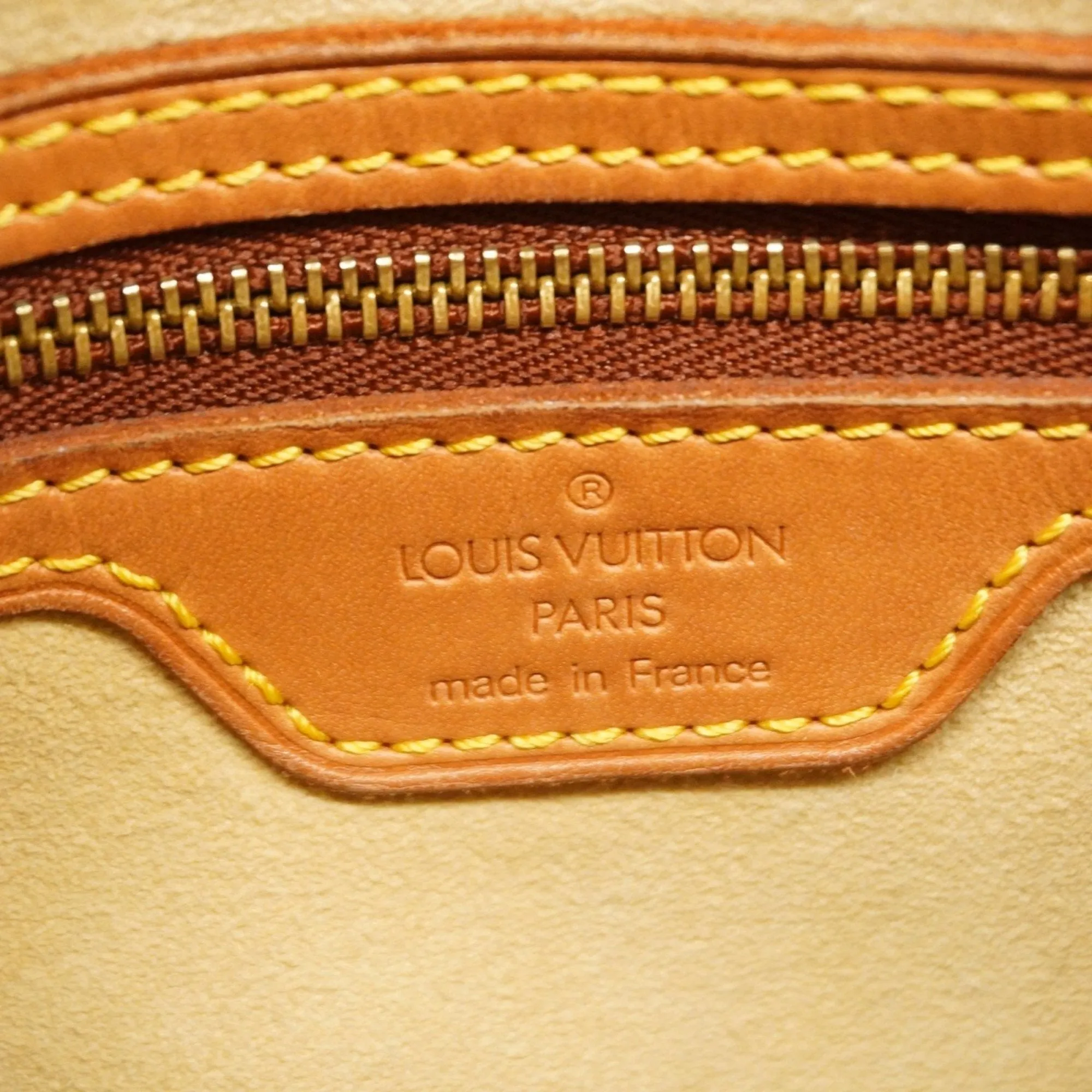 Louis Vuitton Shoulder Bag (Pre-Owned)