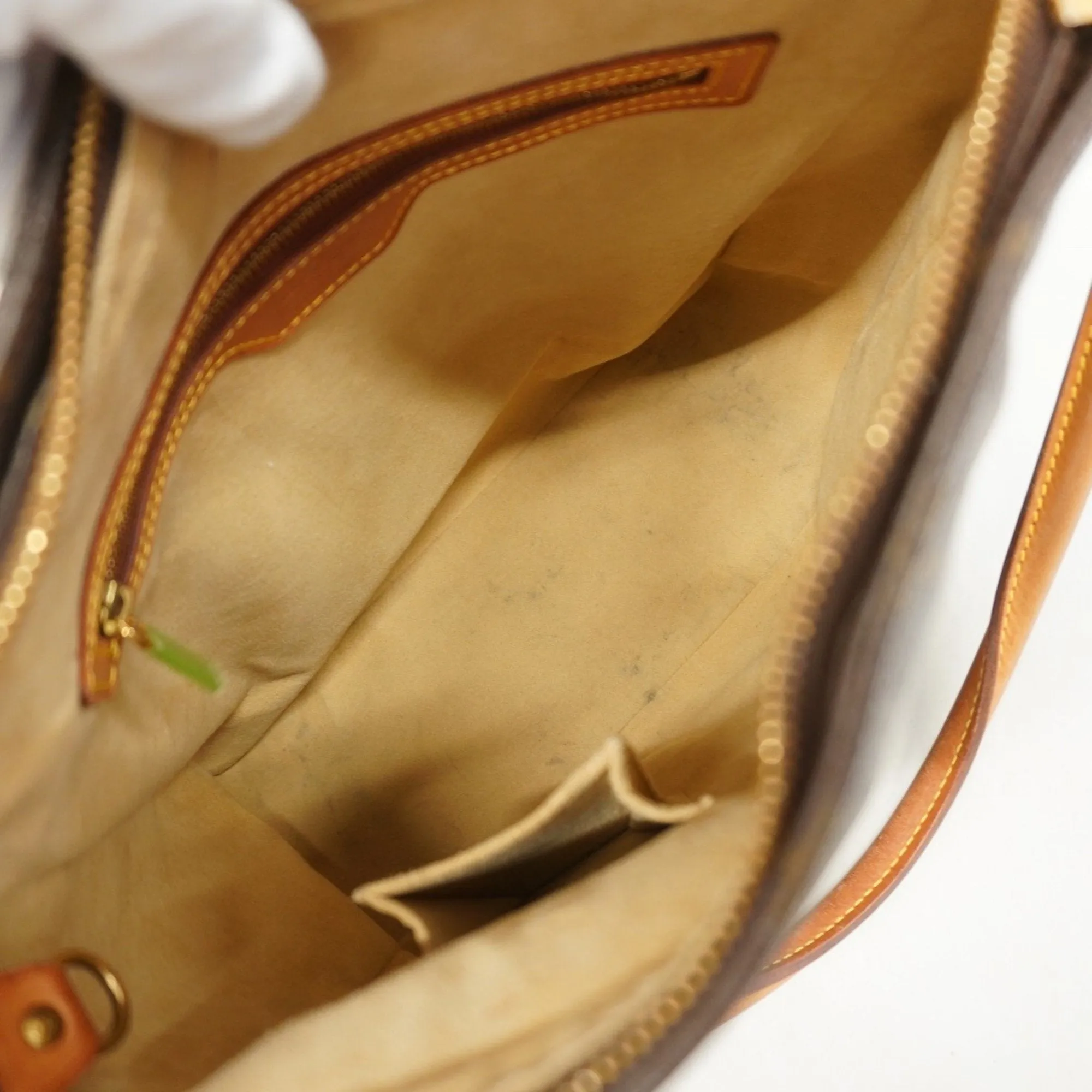 Louis Vuitton Shoulder Bag (Pre-Owned)