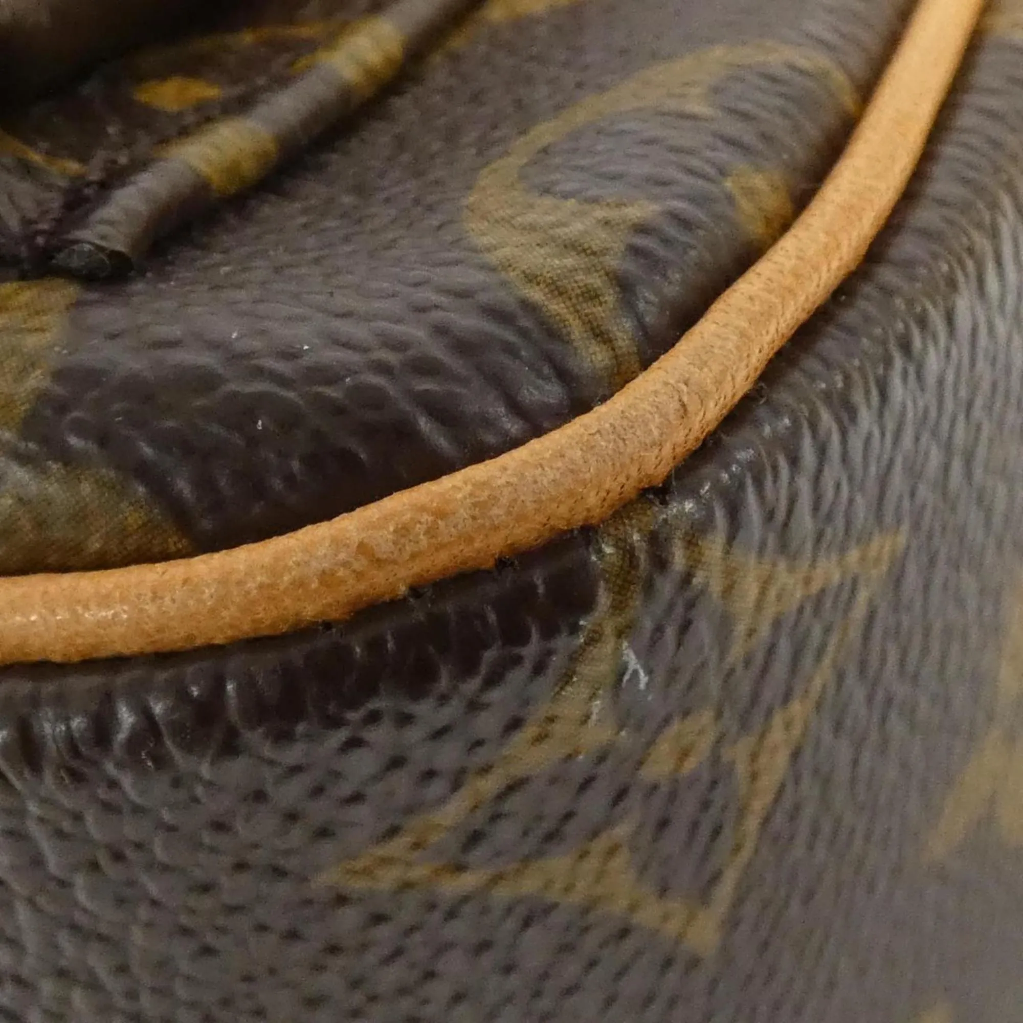 Louis Vuitton Viva Cit Canvas Shoulder Bag (Pre-Owned)