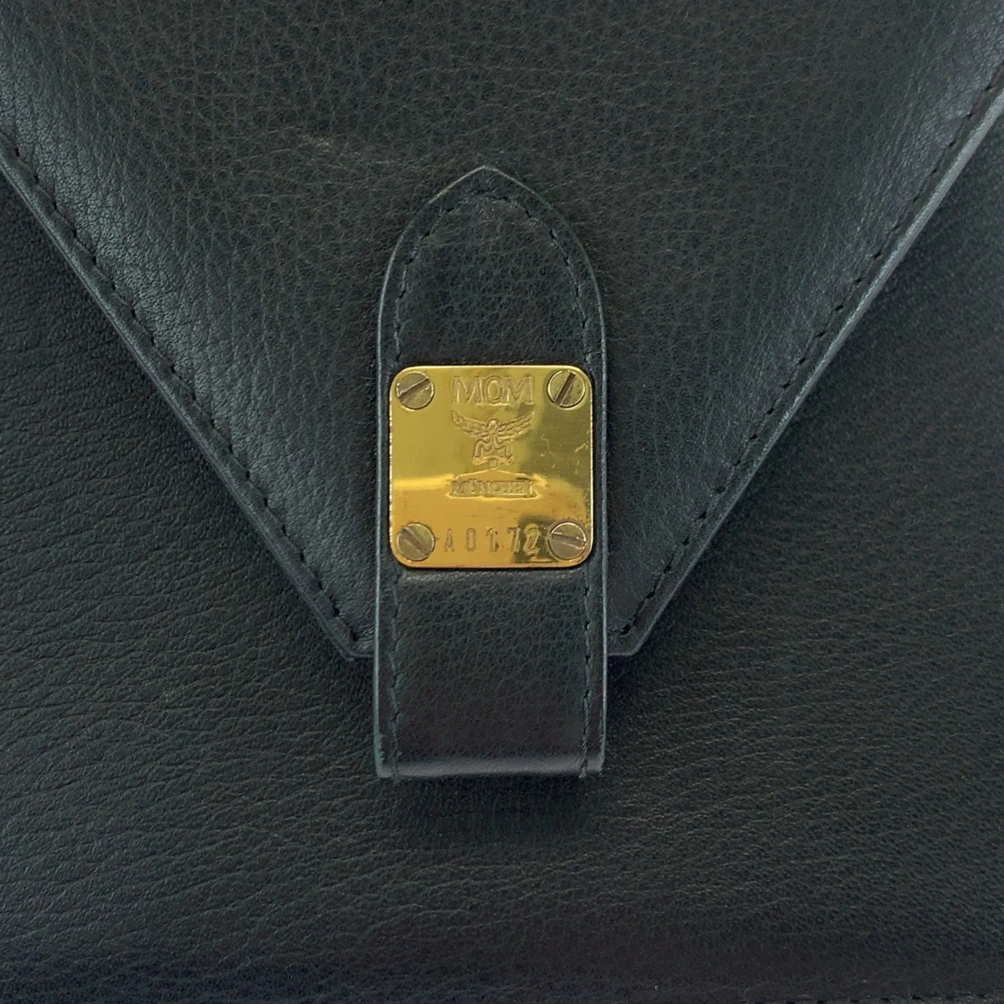Mcm Leather Handbag Shoulder Bag (Pre-Owned)