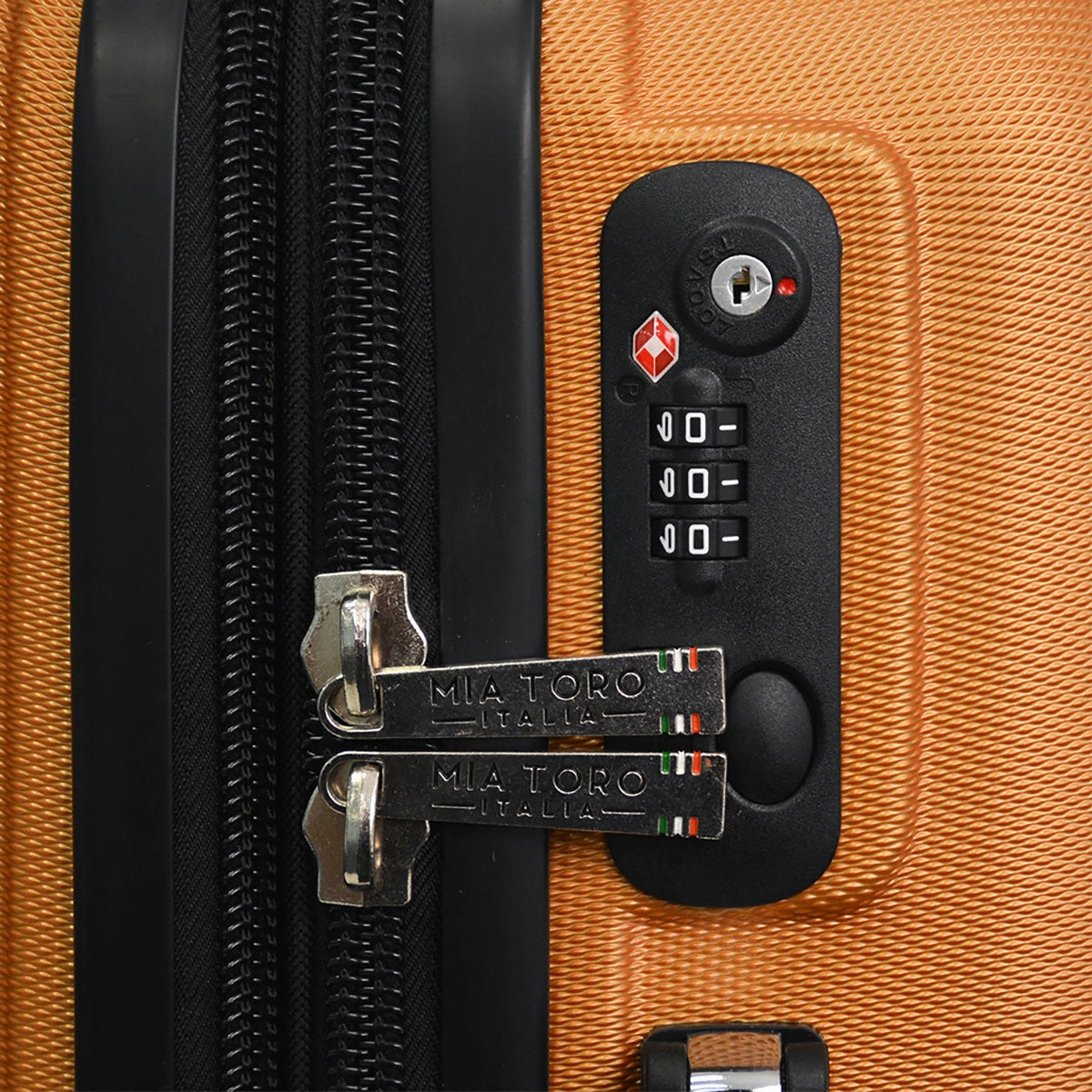 Mia Toro Moderno Hardside Spinner Carry On