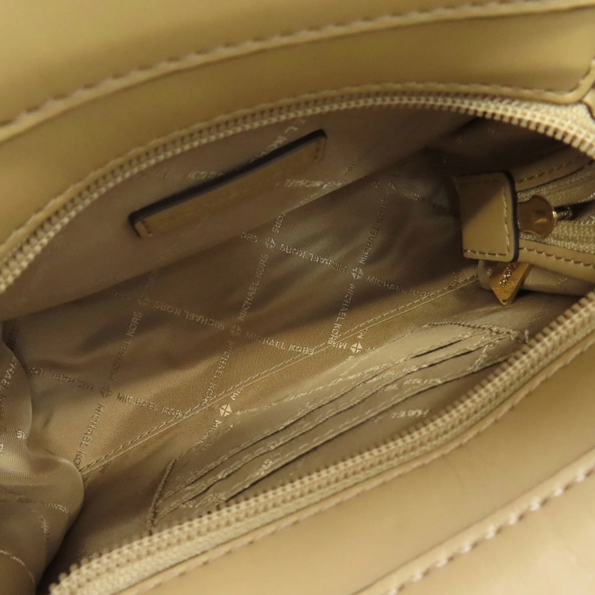 Michael Kors  Leather Shoulder Bag (Pre-Owned)