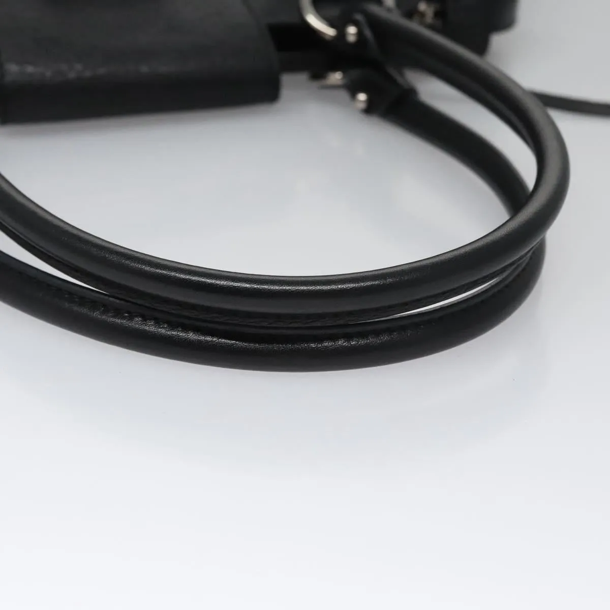 Salvatore Ferragamo Gancini Leather Shoulder Bag (Pre-Owned)