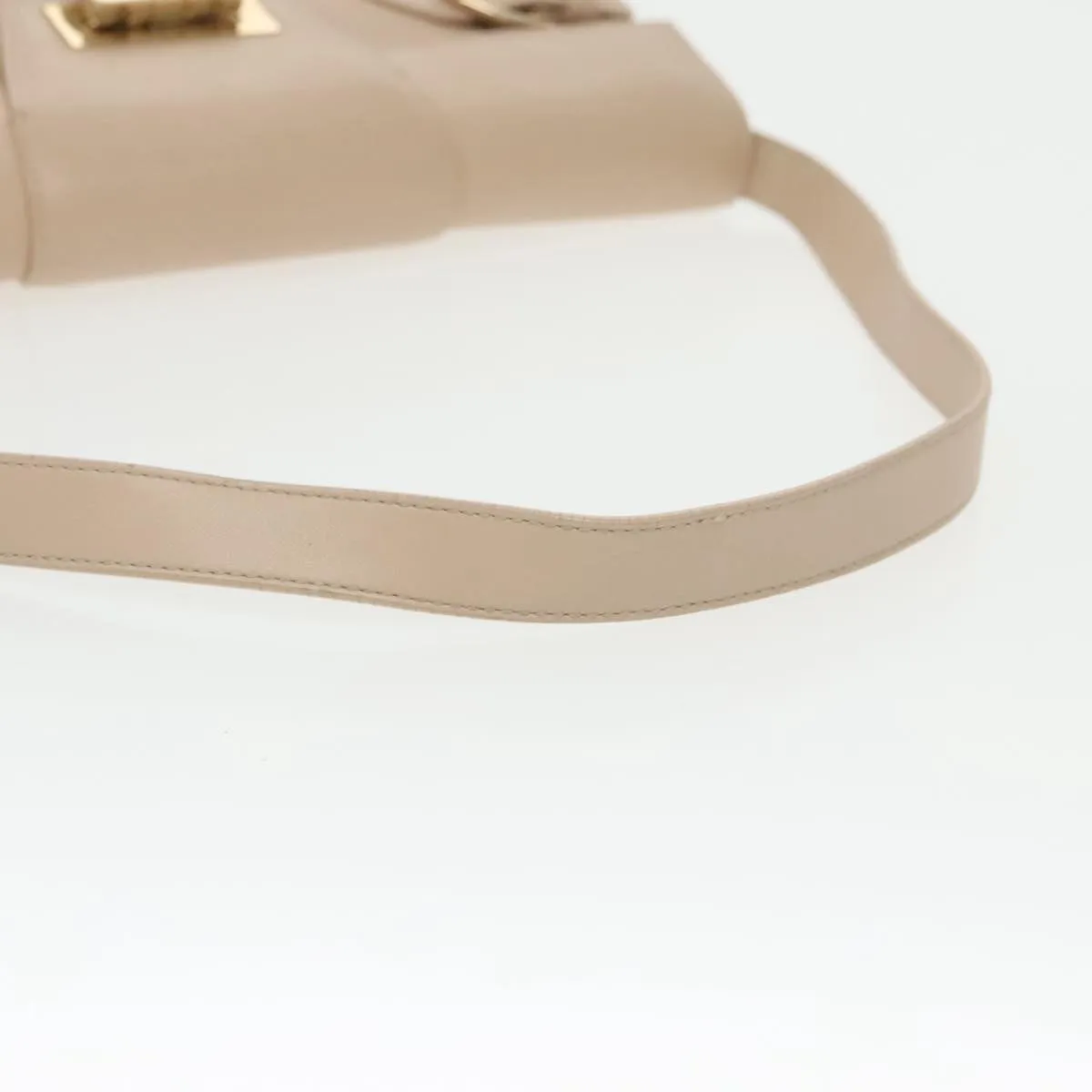 Salvatore Ferragamo Gancini  Leather Shoulder Bag (Pre-Owned)
