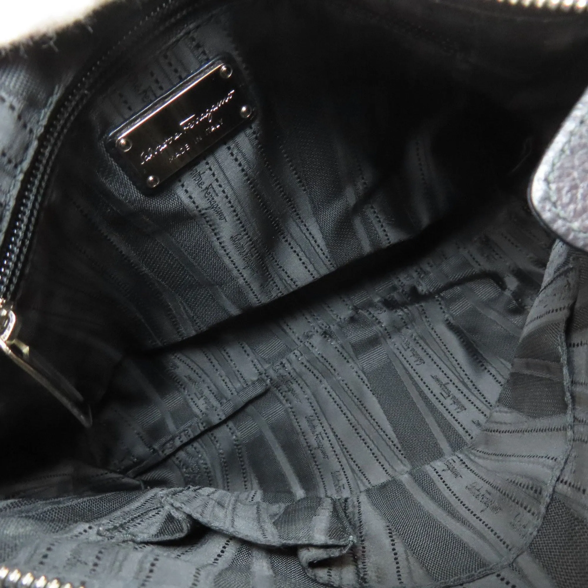 Salvatore Ferragamo Leather Shoulder Bag (Pre-Owned)