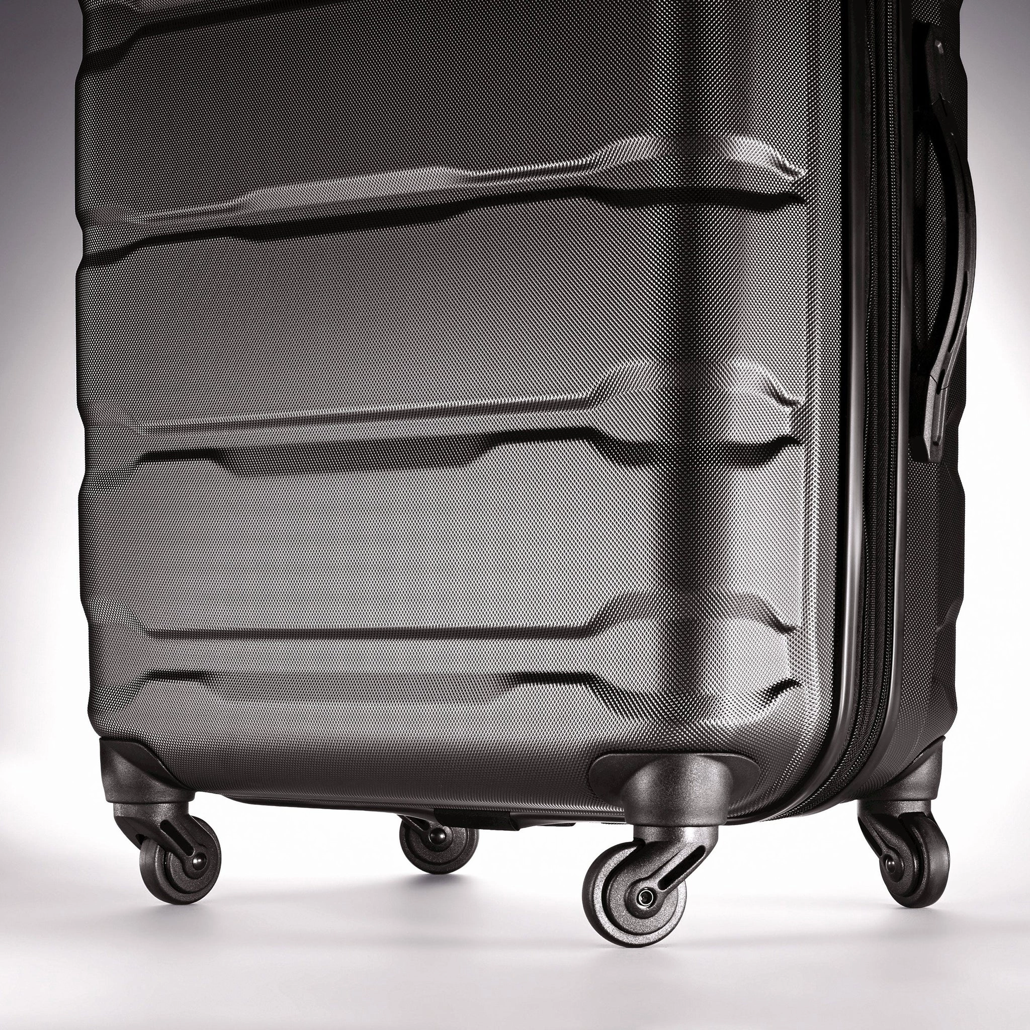 Samsonite Omni PC Hardside Spinner 20"