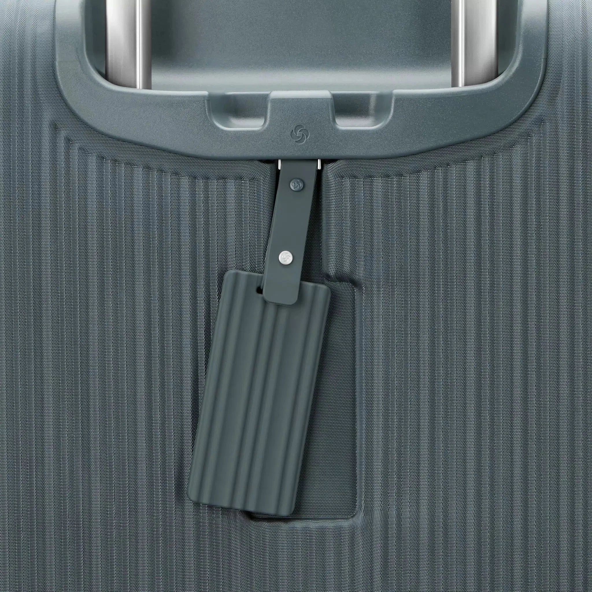 Samsonite Silhouette 18 Softside Medium Expandable Spinner