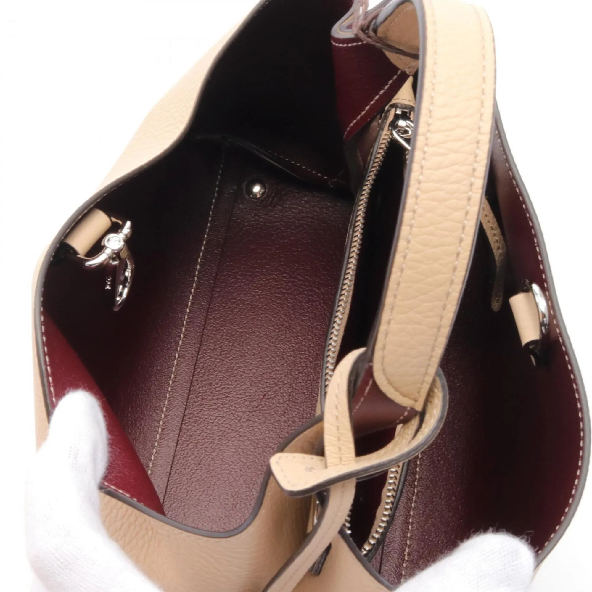 Tod's  Leather Handbag (Pre-Owned)