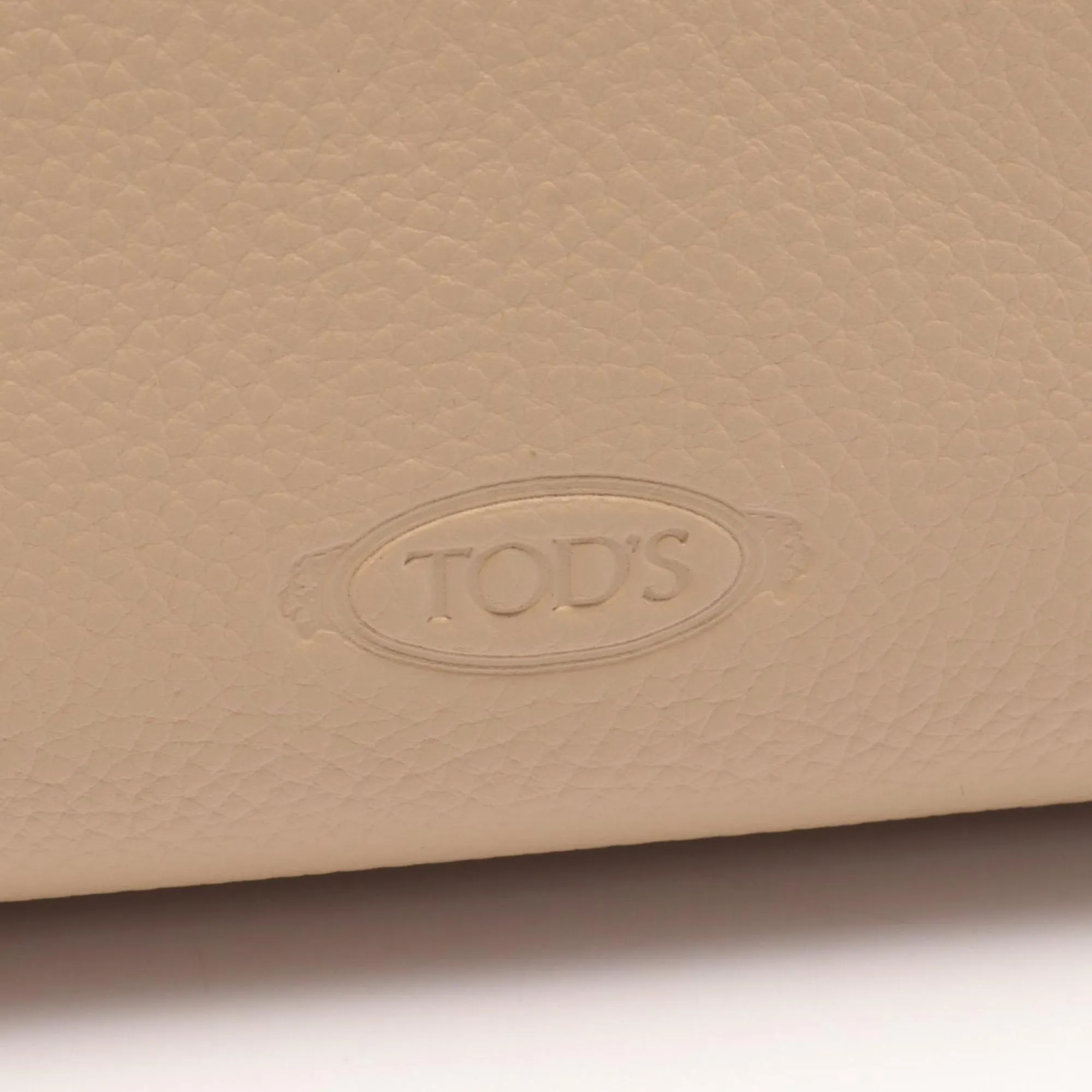 Tod's  Leather Handbag (Pre-Owned)