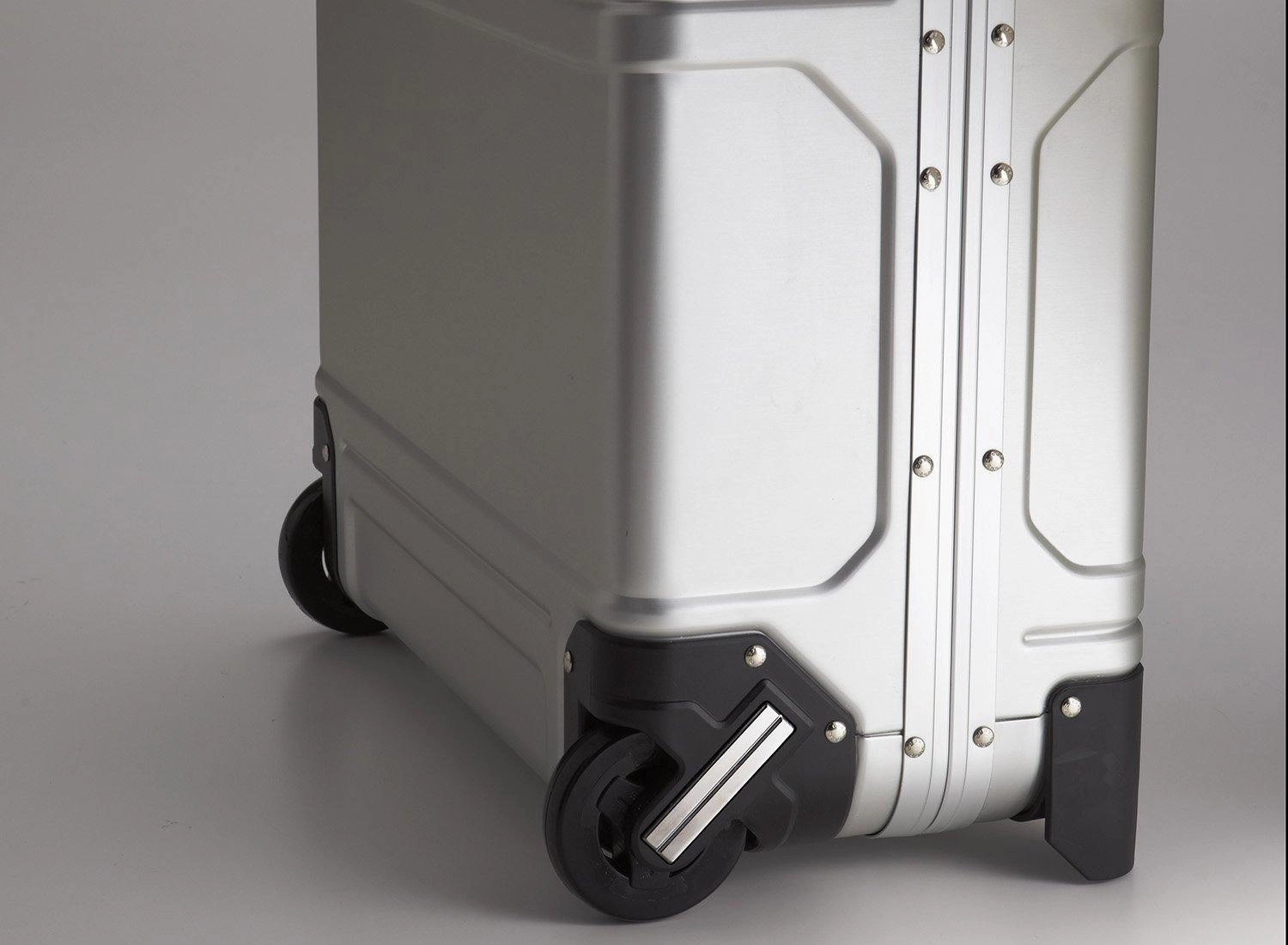 ZERO Halliburton Geo Aluminum Wheeled Business Case