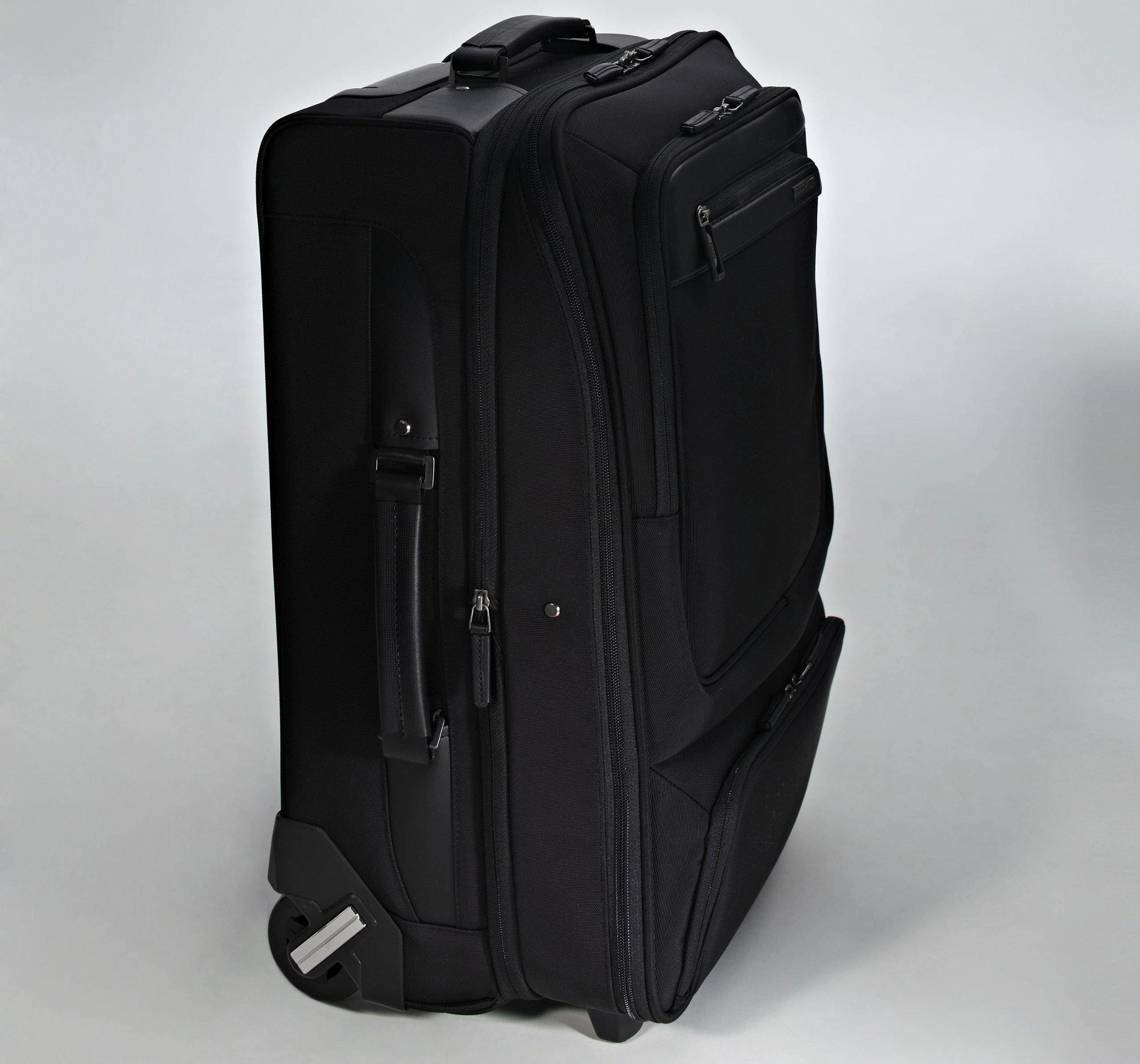 ZERO Halliburton Profile 22" Expandable Carry On Upright