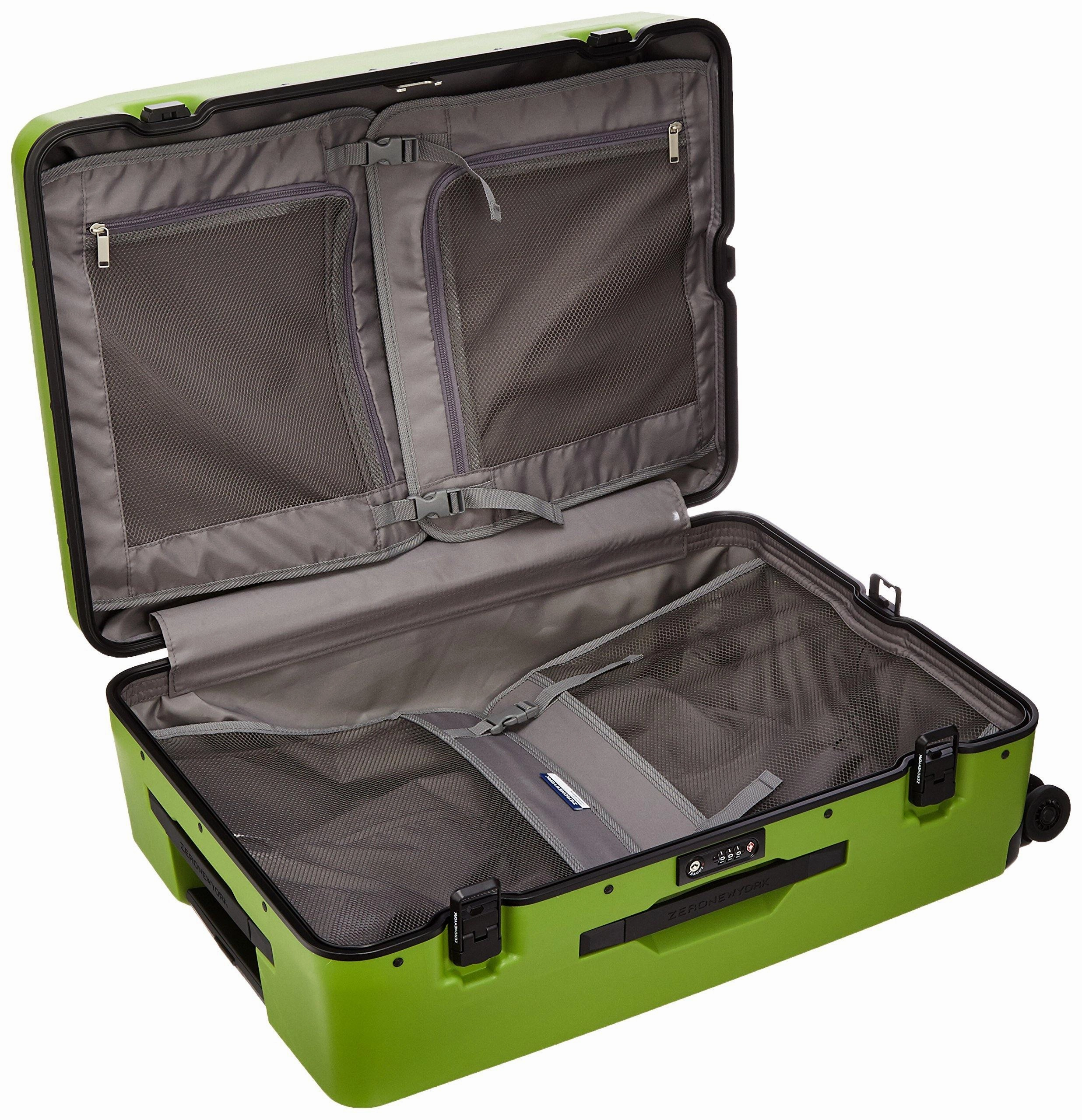 ZERO Halliburton Zero New York Travelers 26" 4-Wheel Medium Luggage